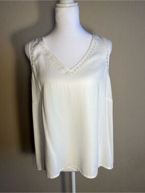 Sojourn V-Neck Eyelet Trim Camisole - White